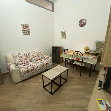 La Casa Di Sara Lägenhet Nuoro  Rum bild